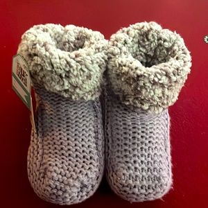 NEW Mukluks Slippers Booties Non-Slip, S/M